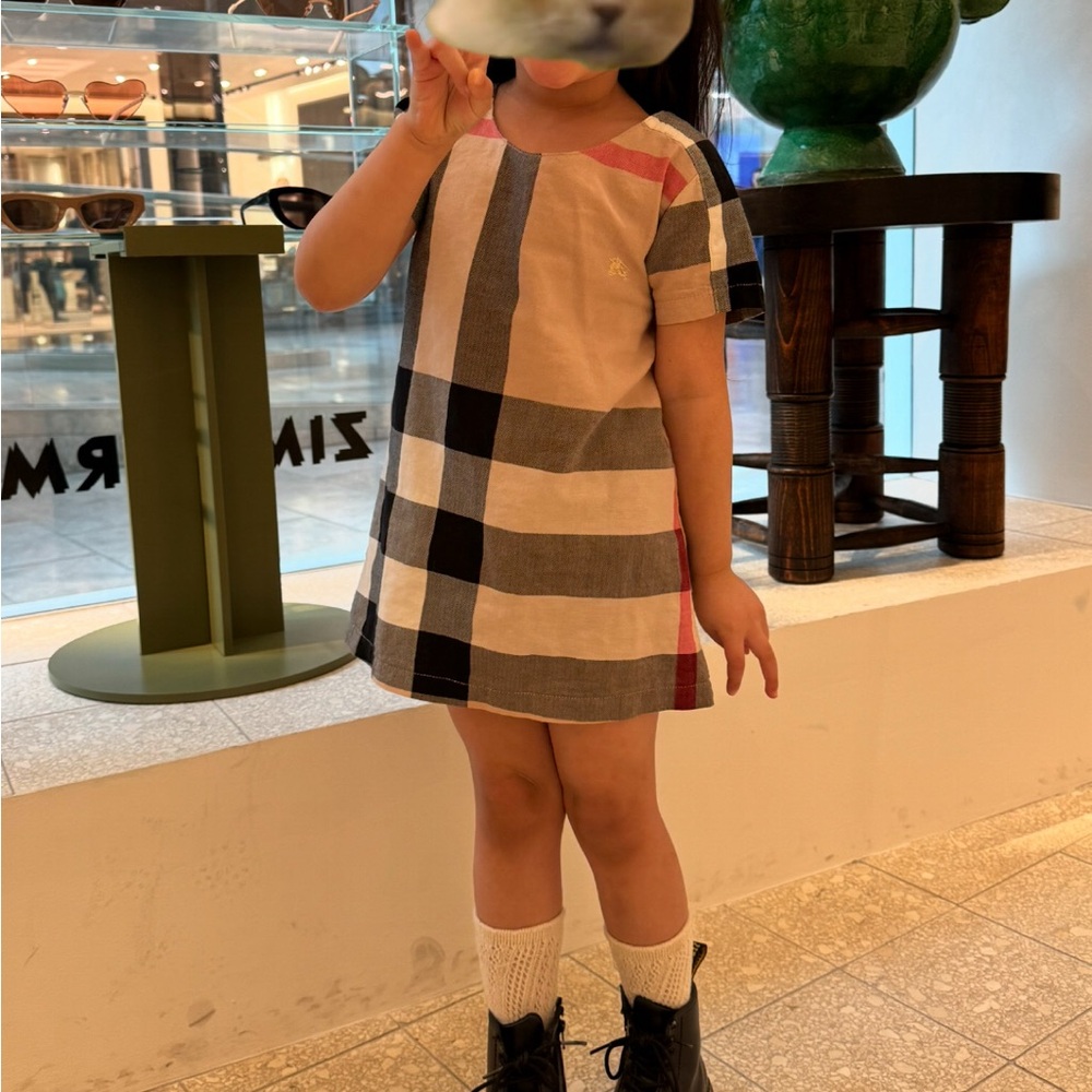 Burberry Tan and Black Sheath Dress Short Sleeve Square Neck Casual